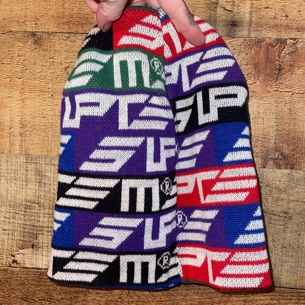 Supreme Geo Beanie 2022 - Picture 2 of 7